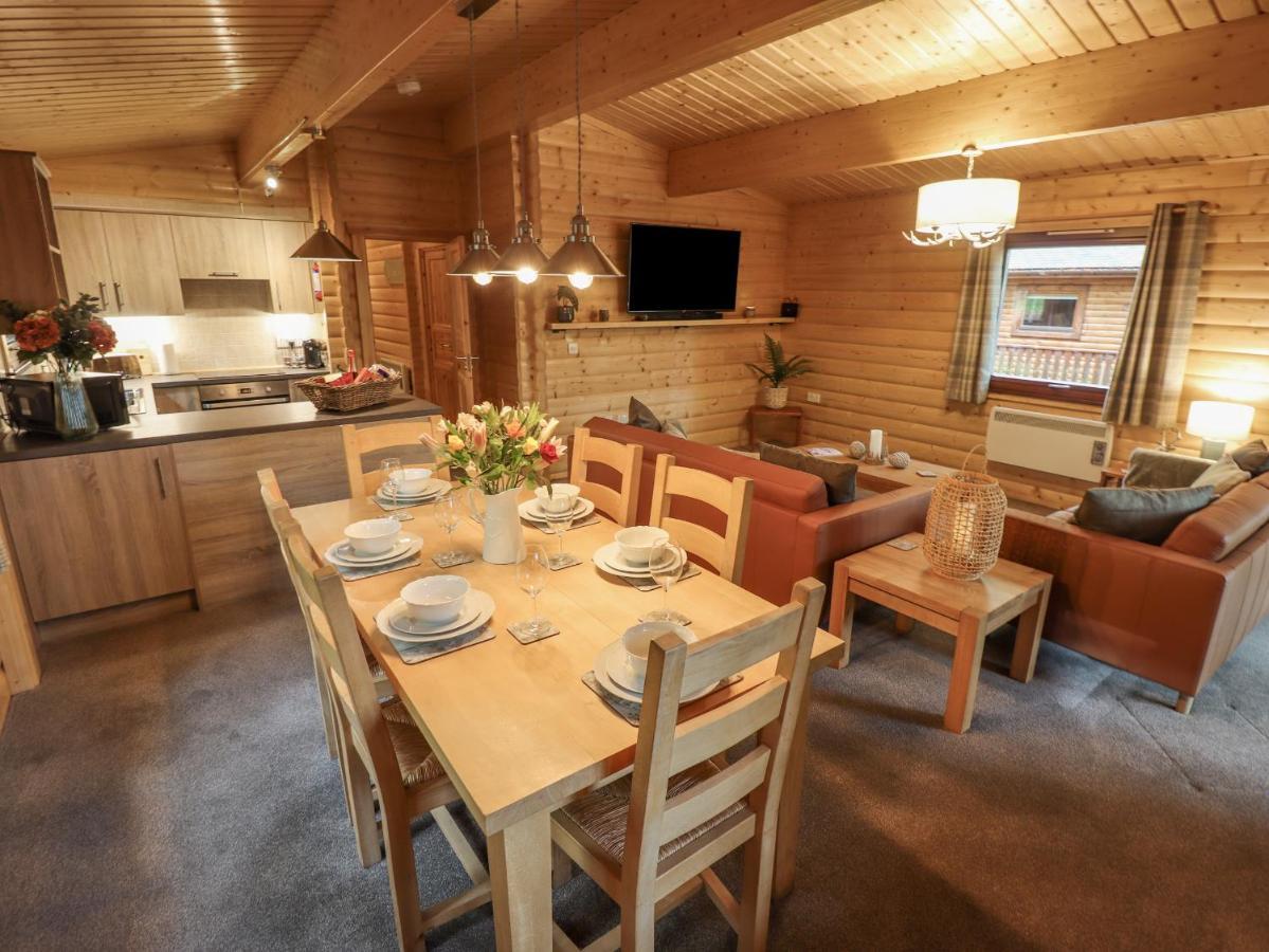 Leafy Hollow Lodge Louth  Ngoại thất bức ảnh