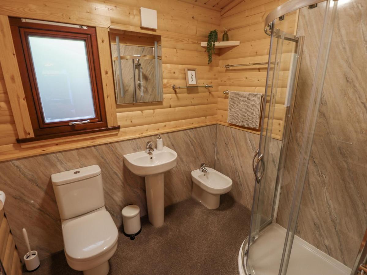 Leafy Hollow Lodge Louth  Ngoại thất bức ảnh
